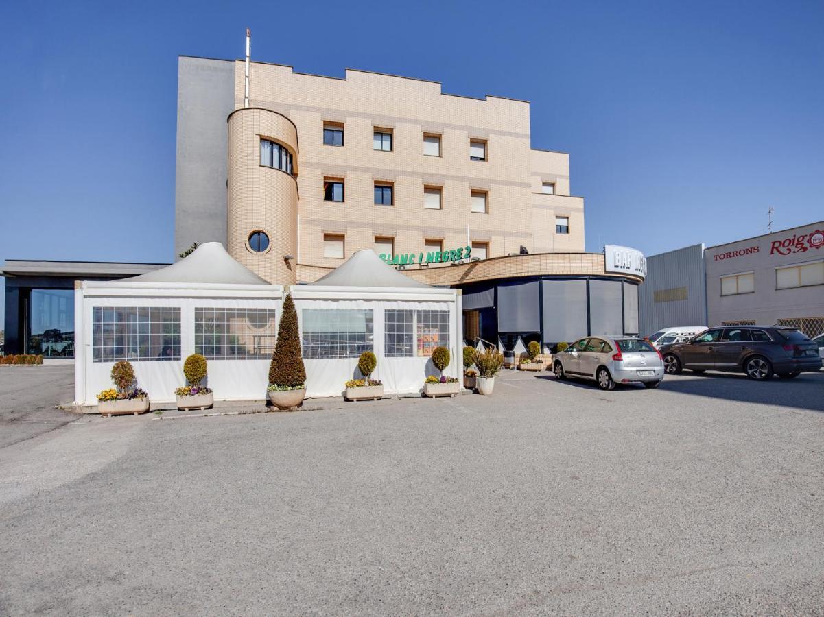 Hotel Restaurante Blanc I Negre 2 Agramunt Exterior foto